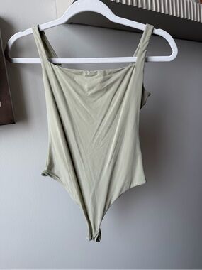 SKIMS Fits Everybody Square Neck Bodysuit (Light Sage Green)